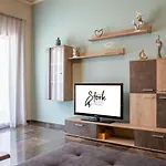 Stork House Family *