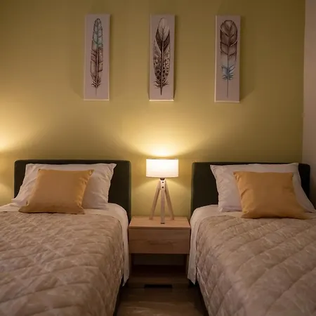 Stork House Family * Náuplia